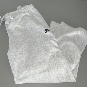 Nike loose fit mid rise joggers (XL women)